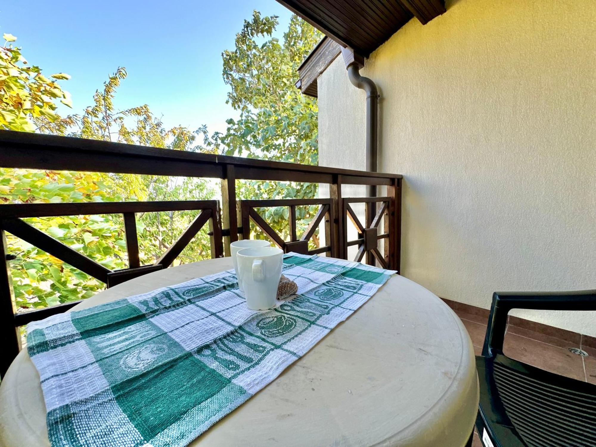 Menada Imperial Heights Villas Sunny Beach Exterior foto