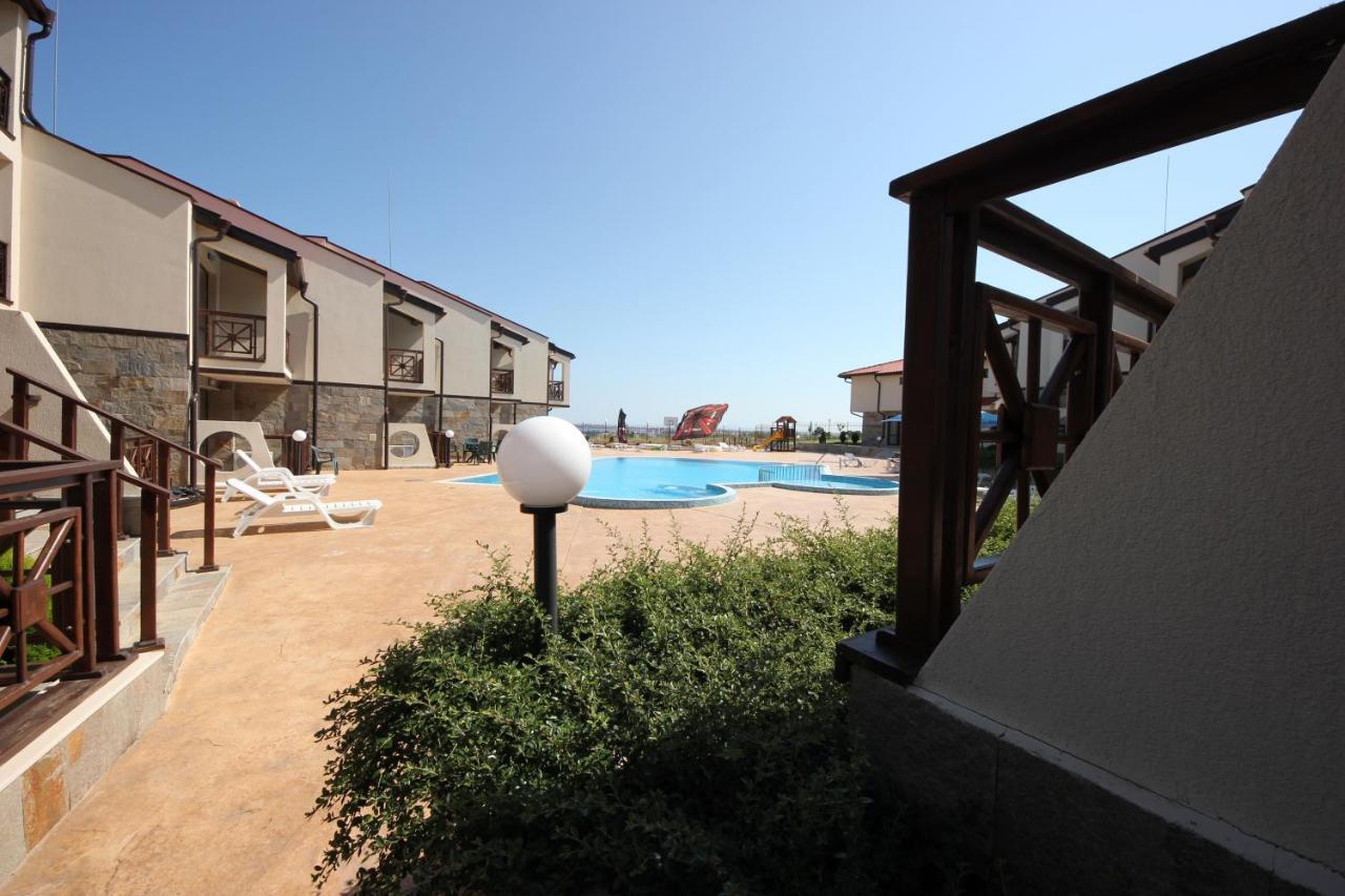 Menada Imperial Heights Villas Sunny Beach Exterior foto