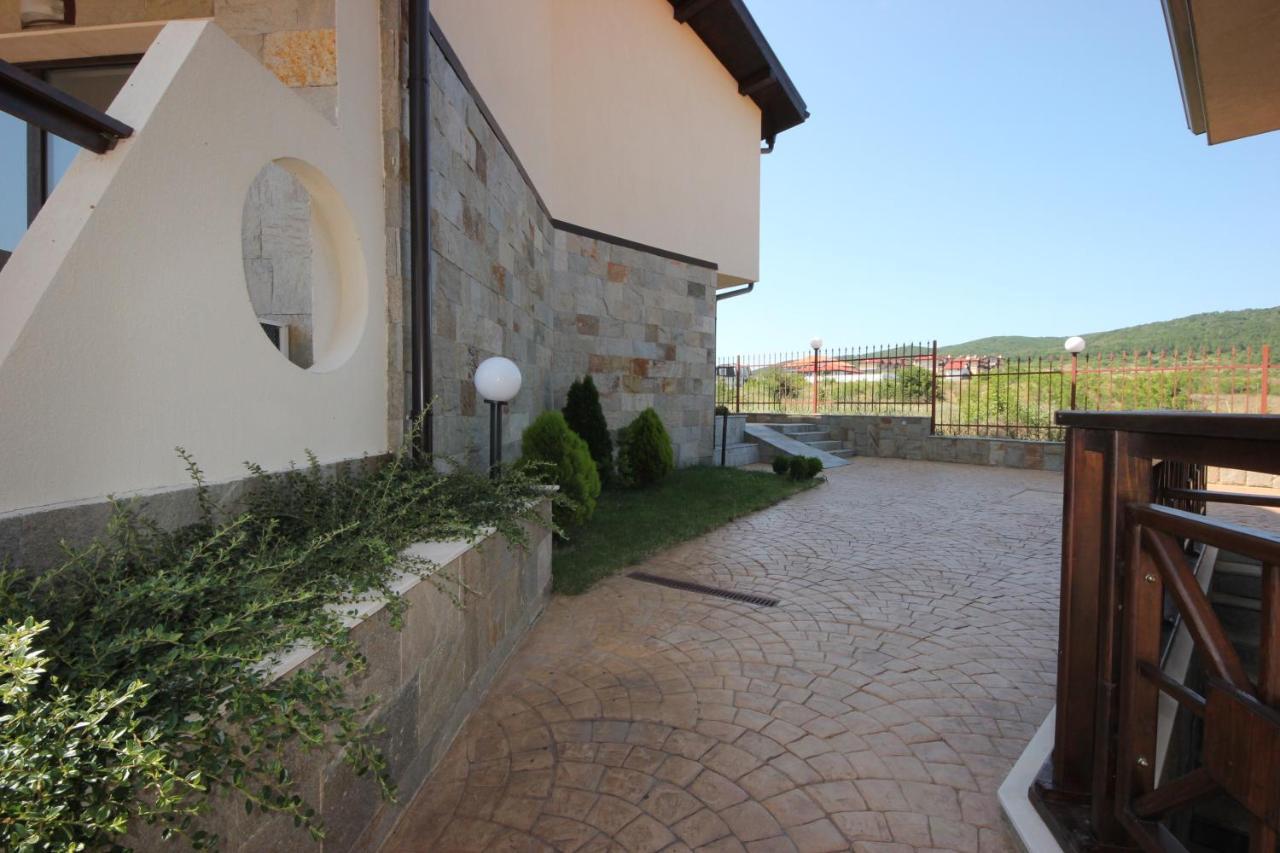 Menada Imperial Heights Villas Sunny Beach Exterior foto